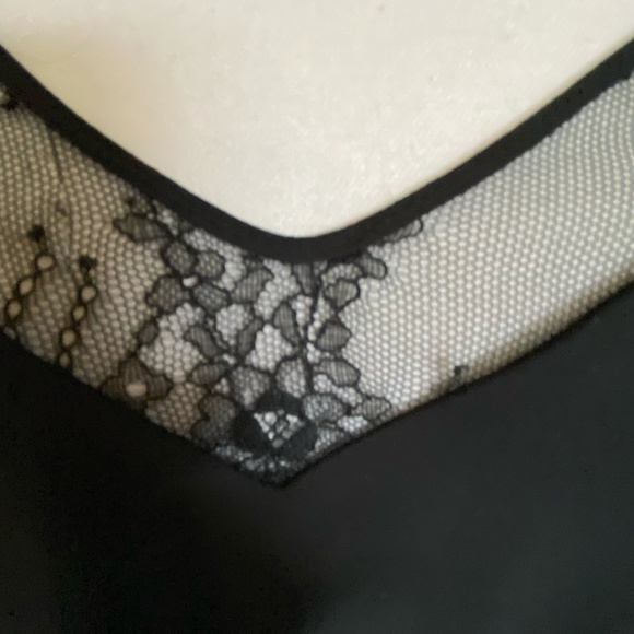 Babaton Black Lace Trim Feminine V-neck Camisole Top- Sz-M - Picture 4 of 14